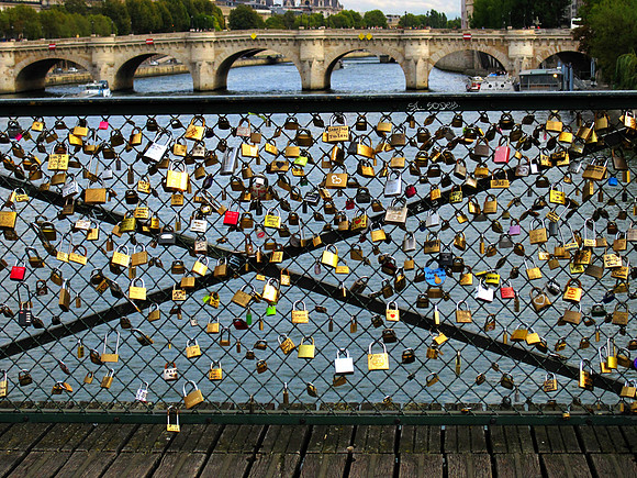 Love Locks on Pont des Arts -- Paris
