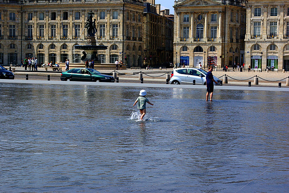 Children on Mirror Pool -- Bordeaux